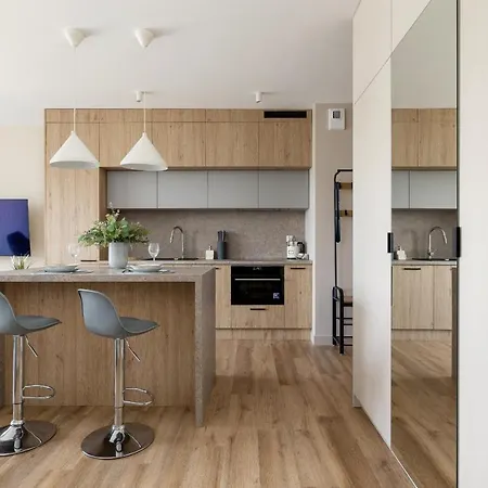 Tauron Arena Crakow With Parking By Renters Appartement