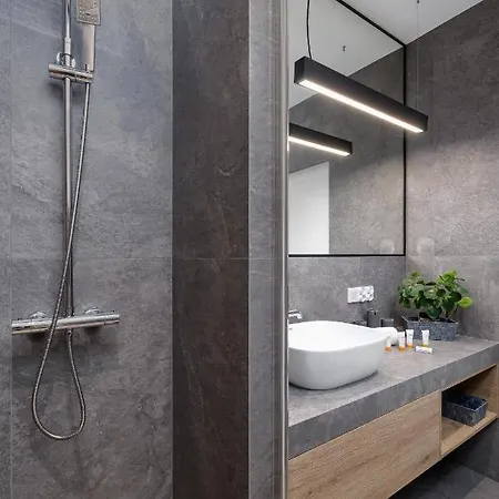 Tauron Arena Crakow With Parking By Renters Appartement