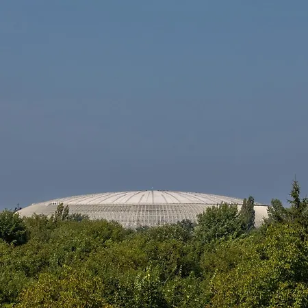 Tauron Arena Crakow With Parking By Renters Appartement
